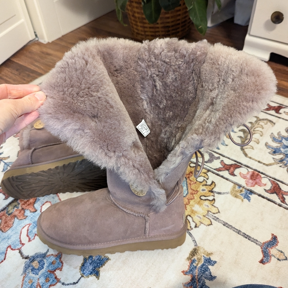 UGG Baily Button Triplet Boots Genuine Leather and Sheepskin Mauve Purple - Picture 9 of 15